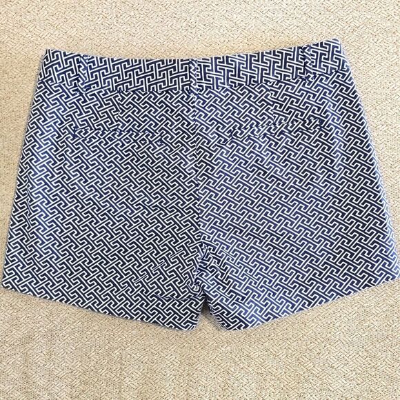 Banana Republic Hampton Navy Blue White  Print Shorts - Size 6 - Picture 2 of 14